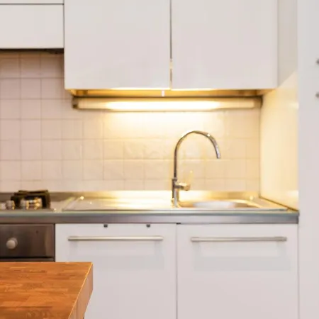 アパート Colourful Flat 15 Min From The Colosseum ローマ