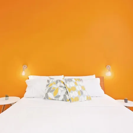 Colourful Flat 15 Min From The Colosseum * ローマ