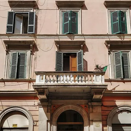 アパート Colourful Flat 15 Min From The Colosseum ローマ